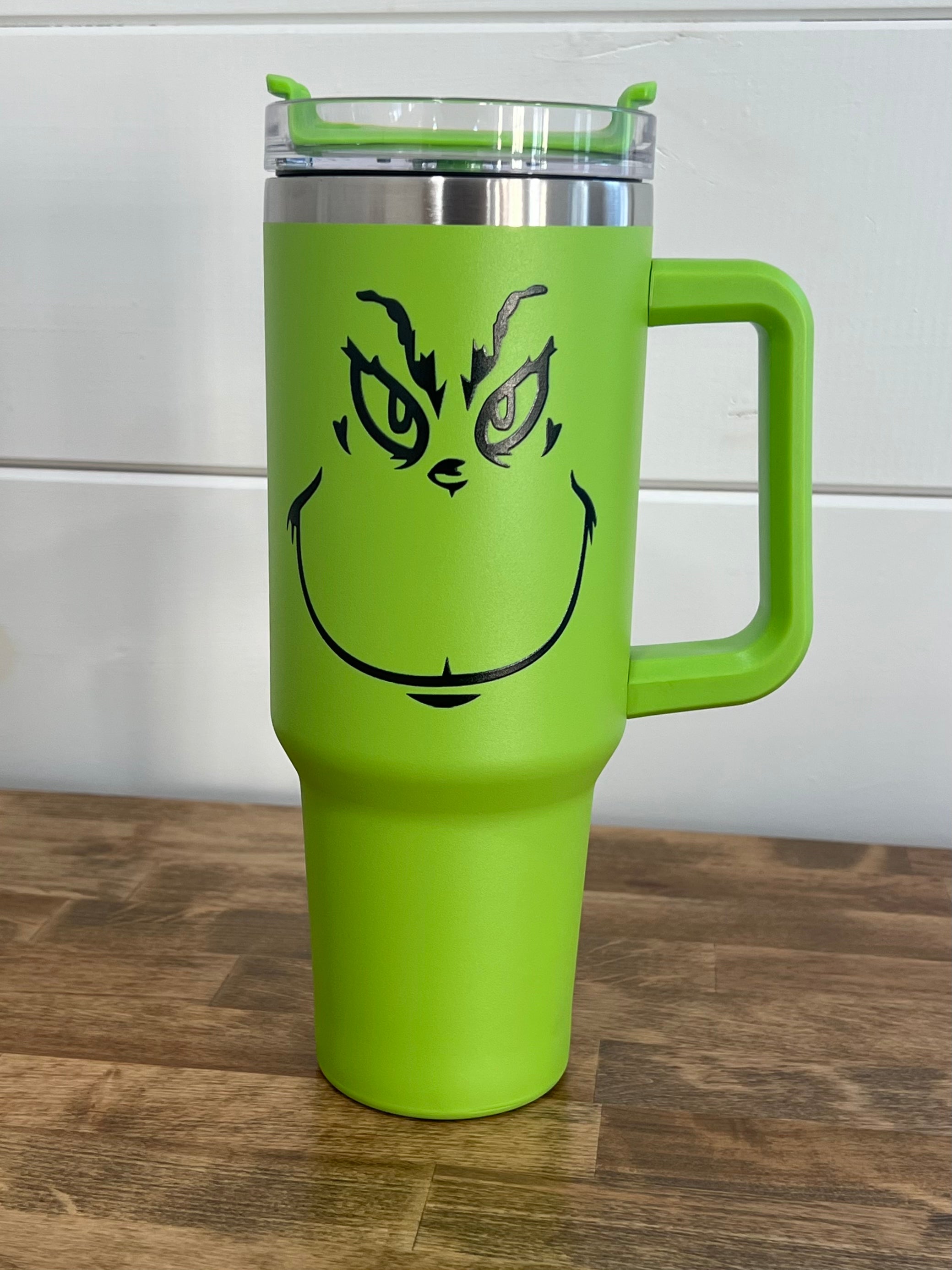 Bioworld The Grinch Grinning Face 40 Oz Green Stainless Steel  Tumbler With Handle: Tumblers & Water Glasses